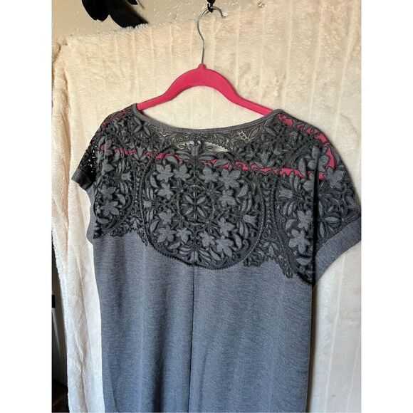 Ava & Viv Grey Woman’s Top Size 1X - Picture 6 of 6